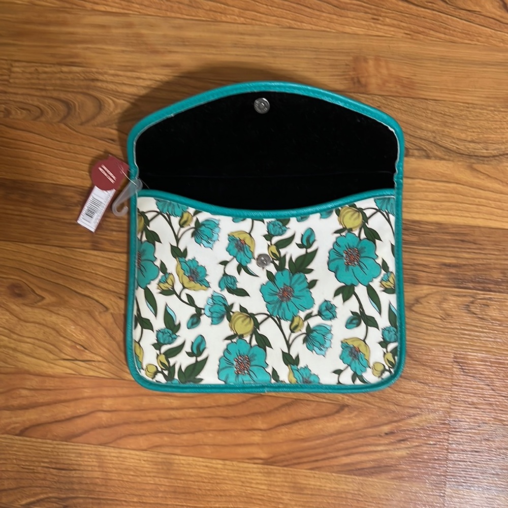 Merona universal media case